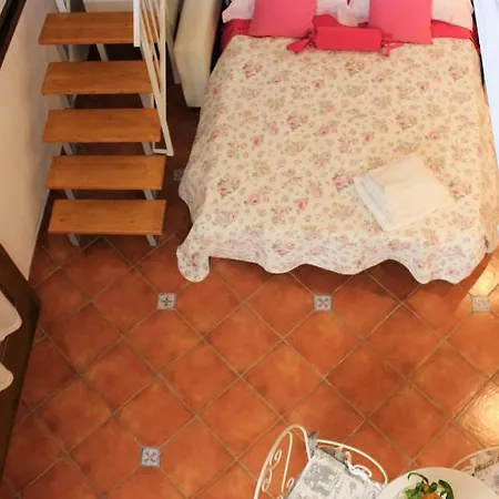 Country Chic Bed & Breakfast Vico Equense